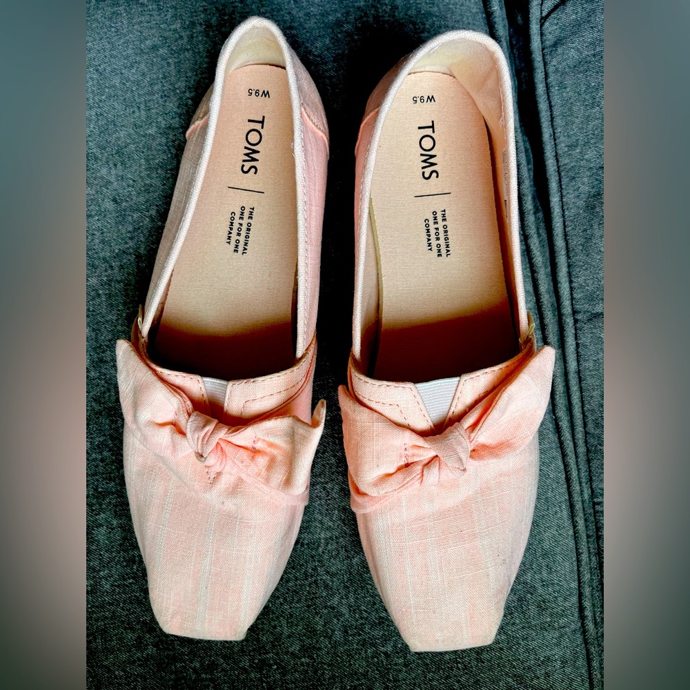 Toms light peach Flats Comfortable Loafers